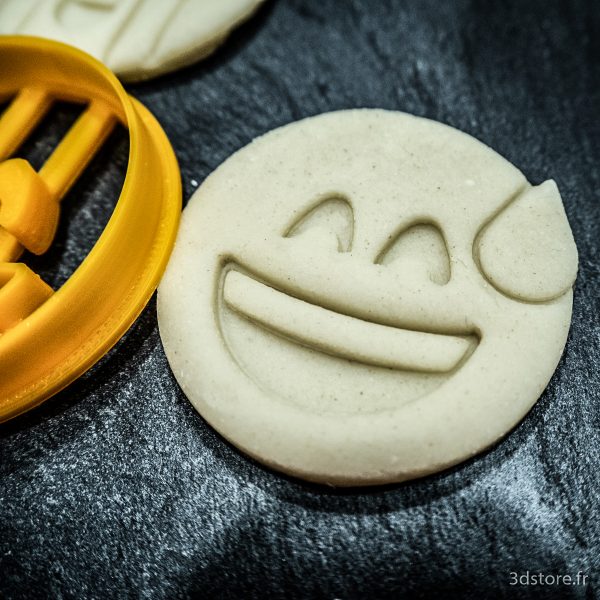 cookie cutter emoji